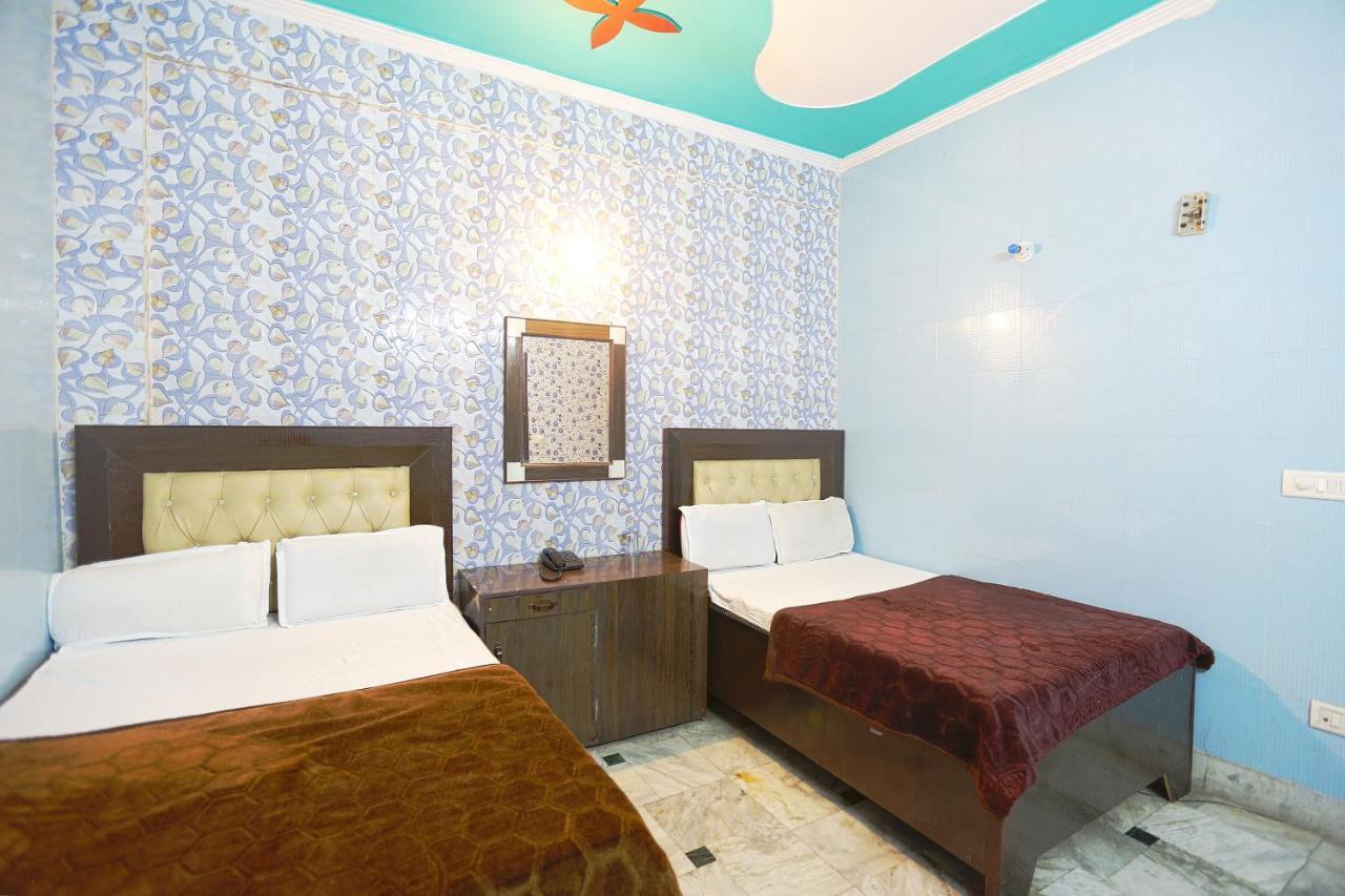 Spot On 43436 Hotel Mannat Spot Морадабад Екстериор снимка