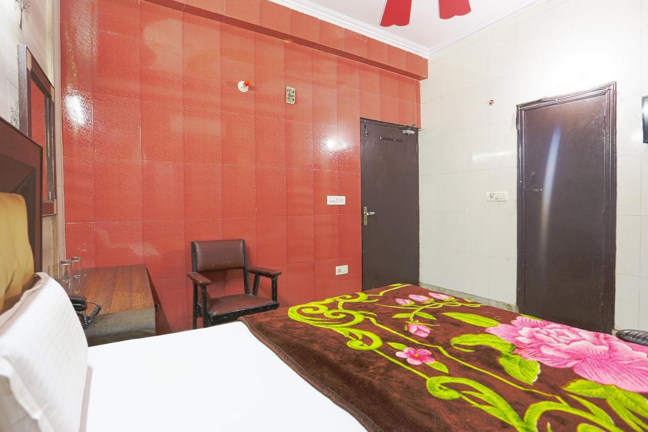 Spot On 43436 Hotel Mannat Spot Морадабад Екстериор снимка