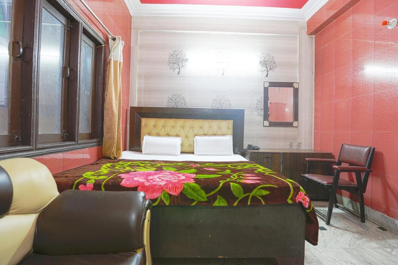 Spot On 43436 Hotel Mannat Spot Морадабад Екстериор снимка