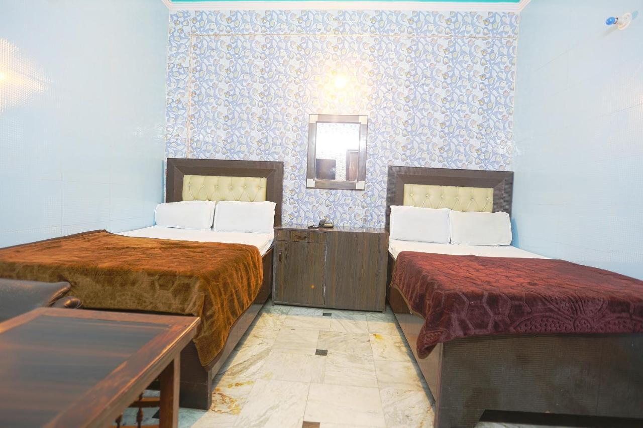 Spot On 43436 Hotel Mannat Spot Морадабад Екстериор снимка
