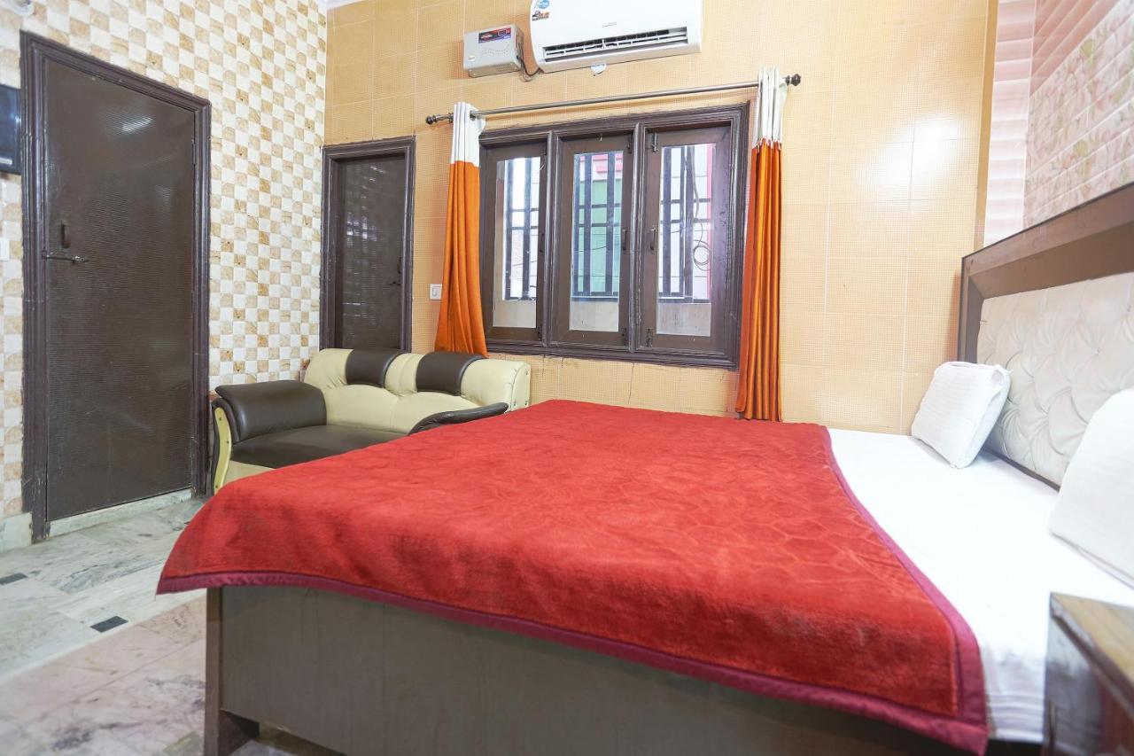 Spot On 43436 Hotel Mannat Spot Морадабад Екстериор снимка